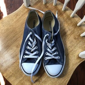 Navy Blue Low top Converse